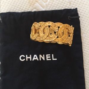 CHANEL Jewelry - Lovely vintage Chanel bracelet CHANEL Jewelry - Lovely vintage Chanel bracelet